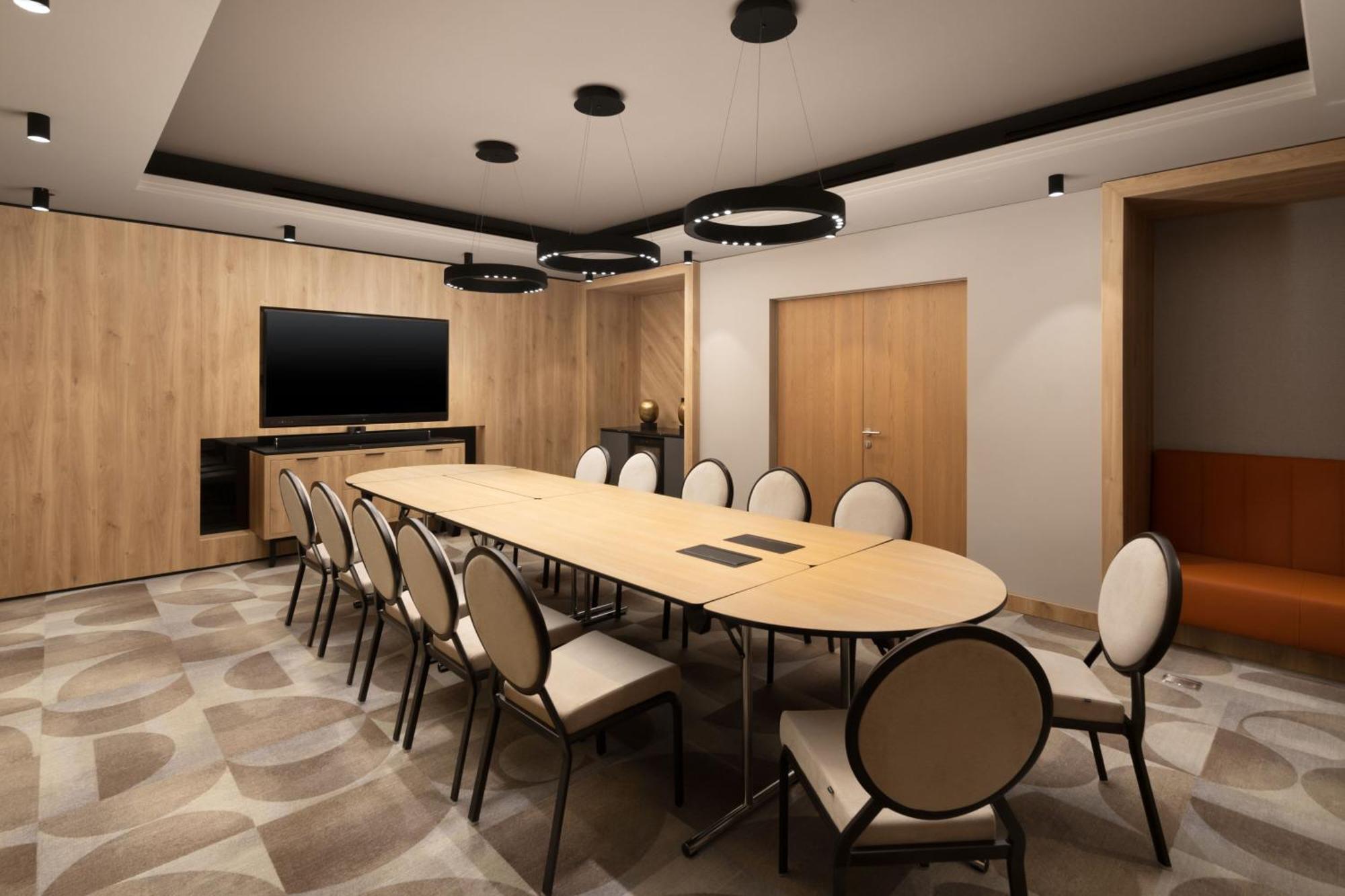 Courtyard By Marriott Cluj - Napoca Downtown Hotel Ngoại thất bức ảnh