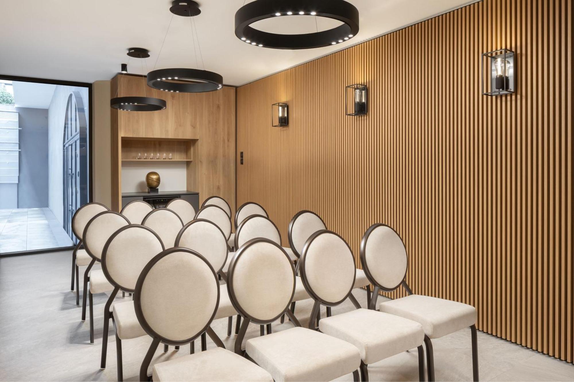 Courtyard By Marriott Cluj - Napoca Downtown Hotel Ngoại thất bức ảnh