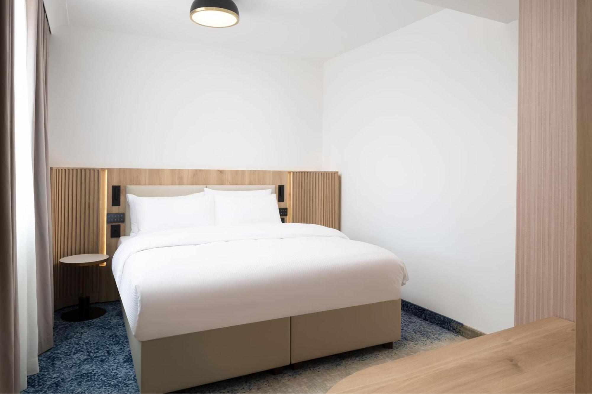 Courtyard By Marriott Cluj - Napoca Downtown Hotel Ngoại thất bức ảnh