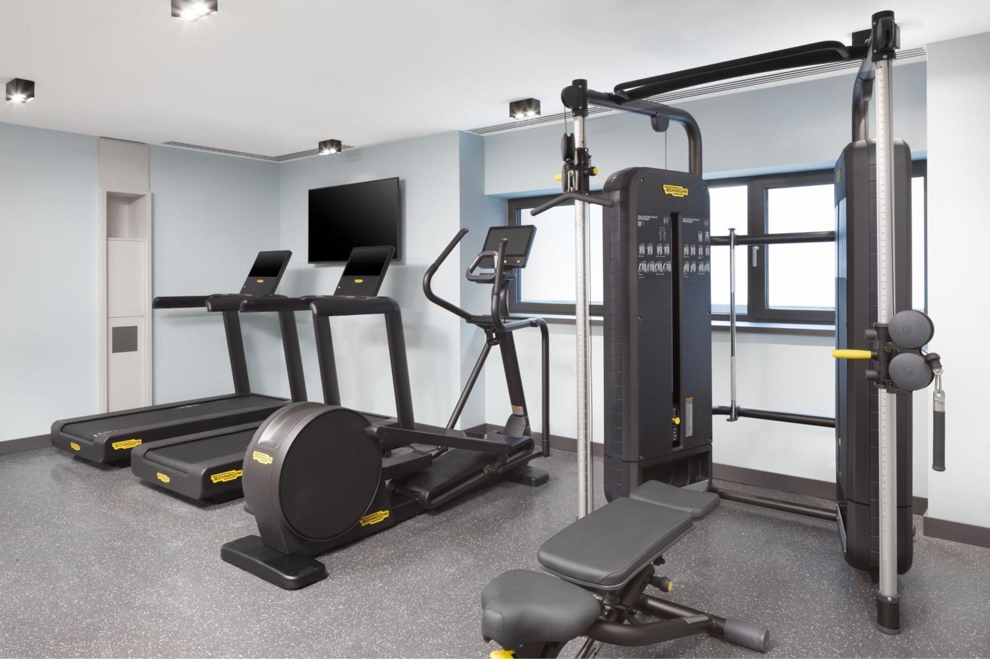Courtyard By Marriott Cluj - Napoca Downtown Hotel Ngoại thất bức ảnh