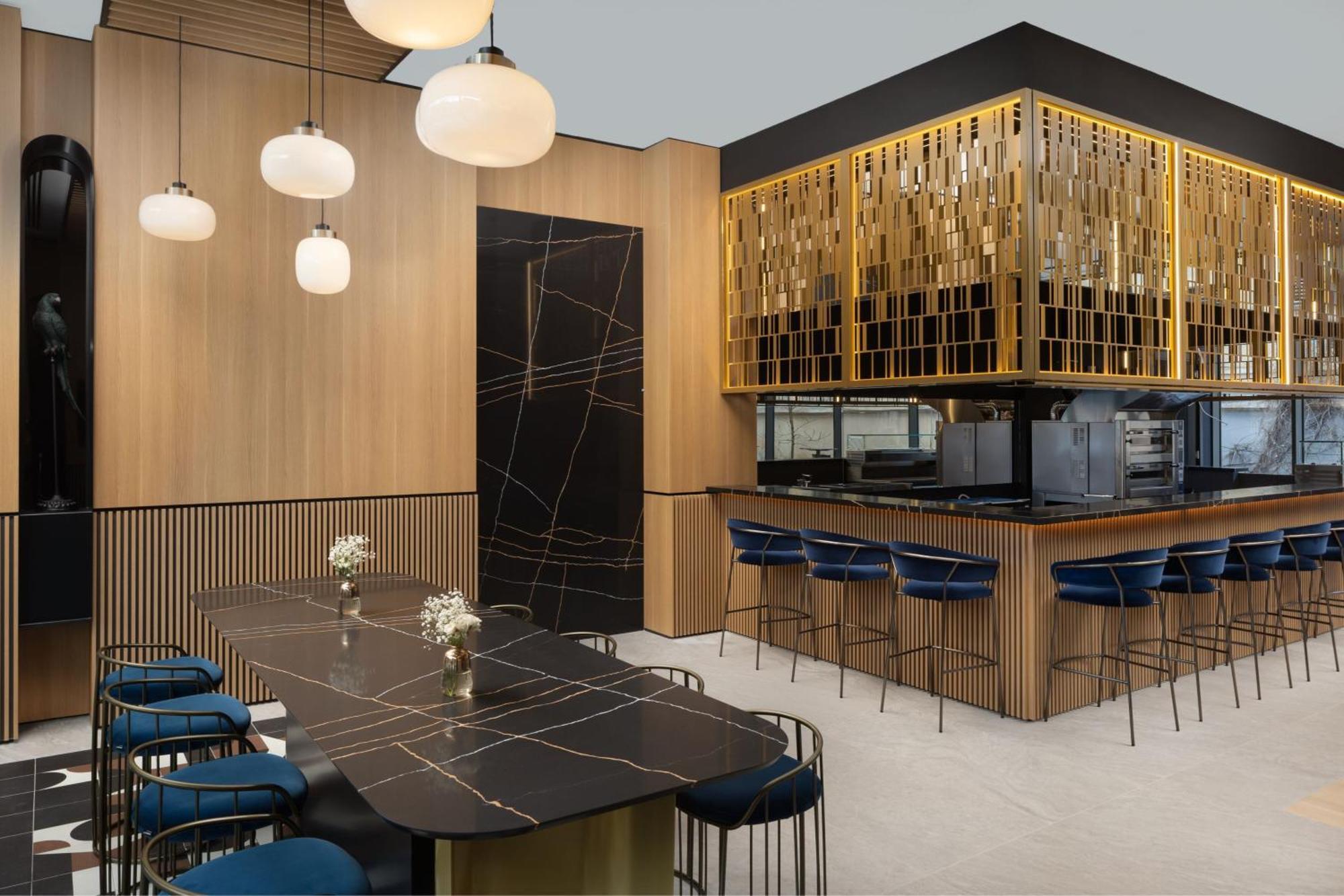 Courtyard By Marriott Cluj - Napoca Downtown Hotel Ngoại thất bức ảnh