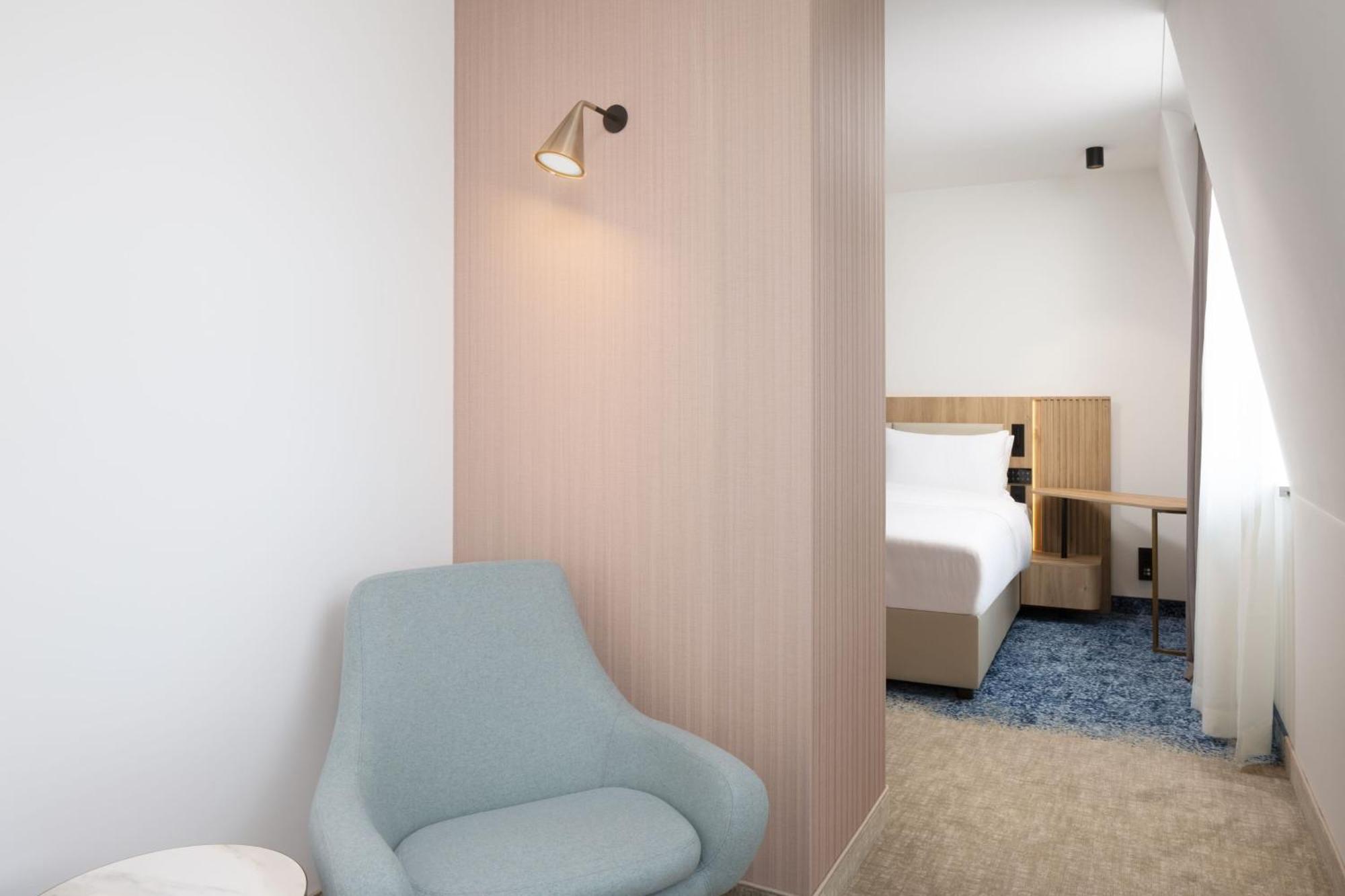 Courtyard By Marriott Cluj - Napoca Downtown Hotel Ngoại thất bức ảnh
