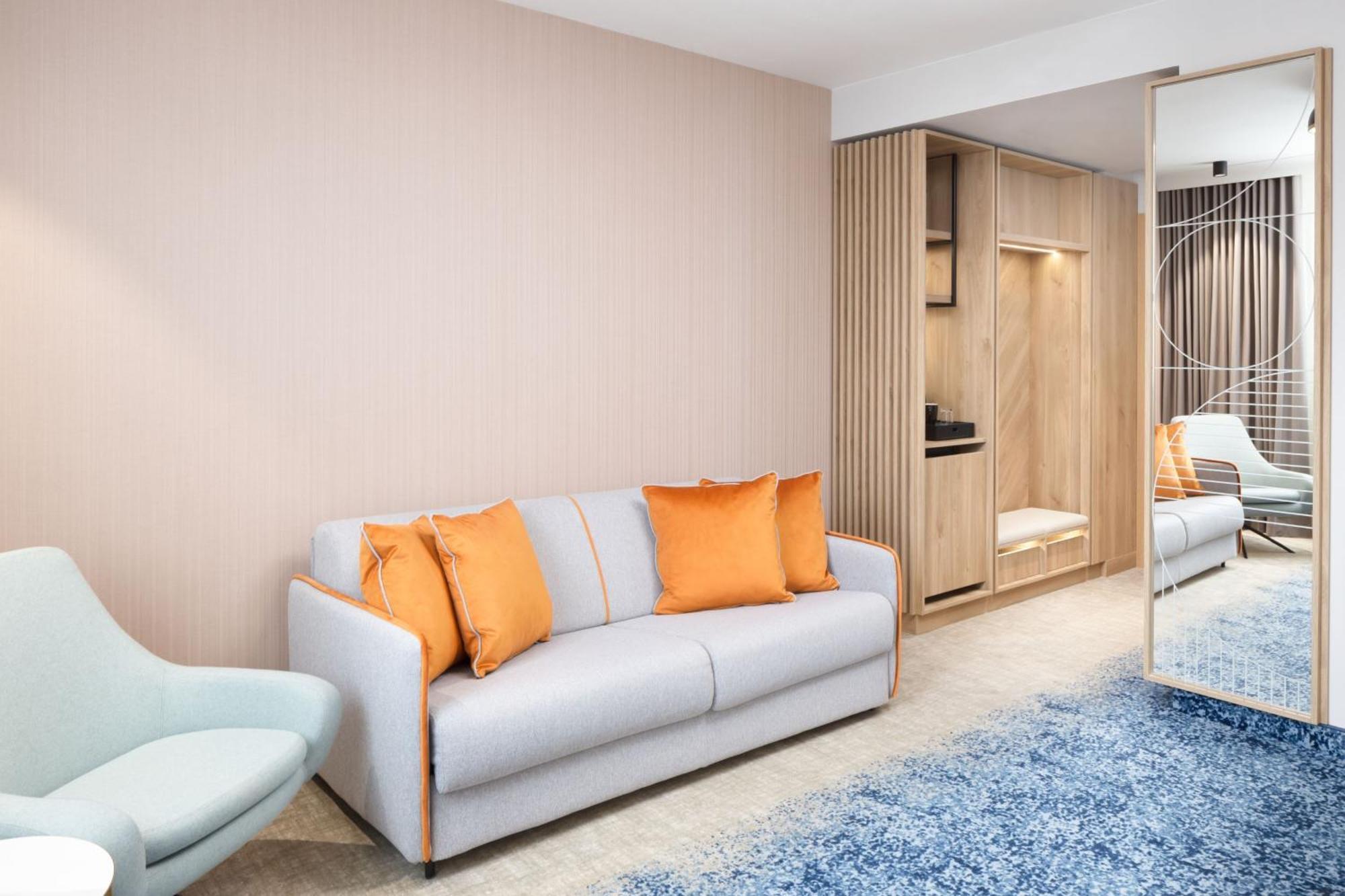 Courtyard By Marriott Cluj - Napoca Downtown Hotel Ngoại thất bức ảnh
